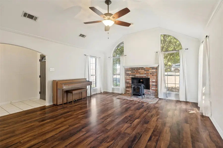 808 Wayne Trail, Azle, TX 76020 - #3