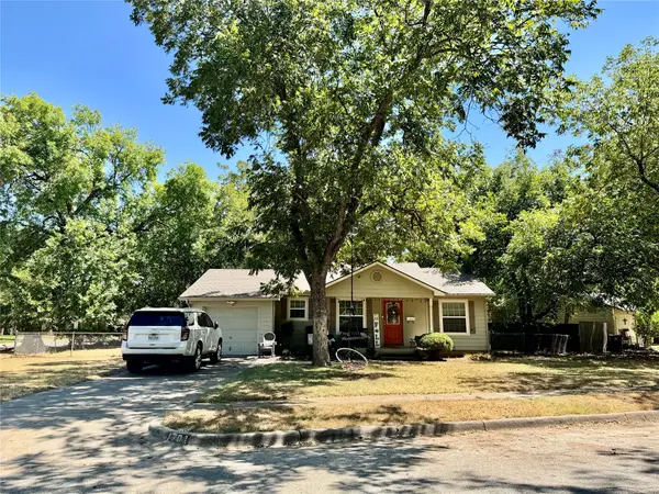 1701 Stewart Drive, Arlington, TX 76013