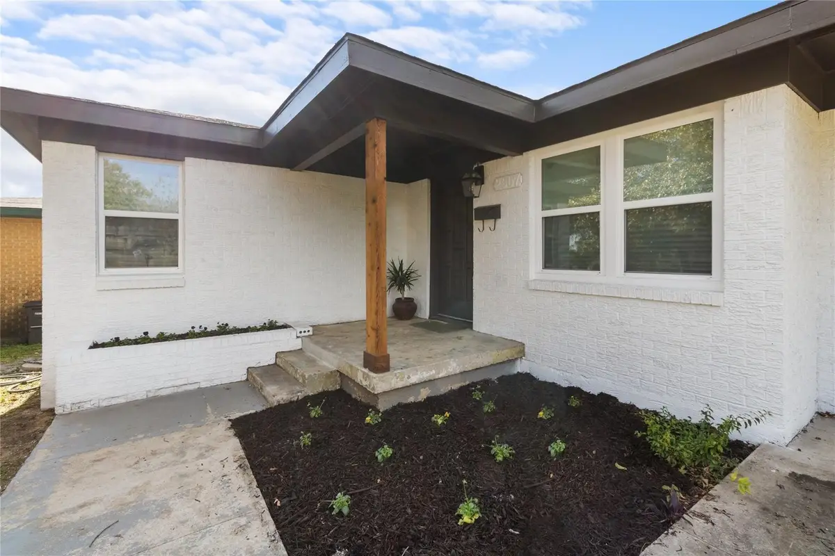 2907 Clinton Avenue, Fort Worth, TX 76106 - #1