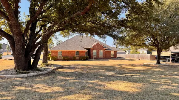 201 Sunrise Drive, Granbury, TX 76049