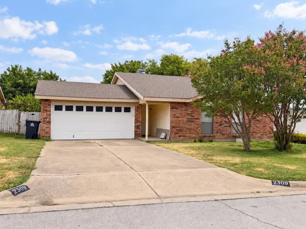 2309 Newbury Drive, Arlington, TX 76014