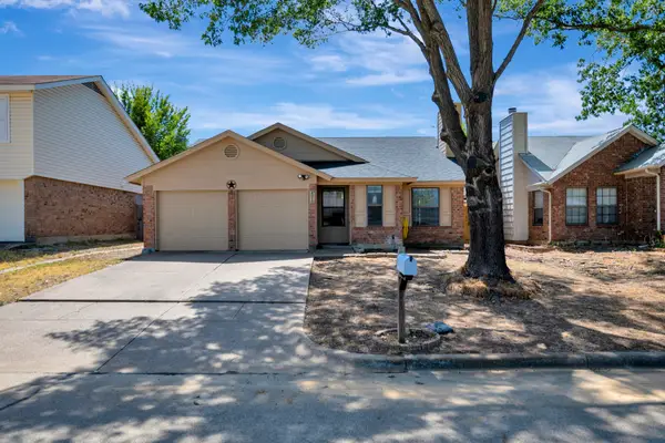 4210 Meadow Park Drive, Arlington, TX 76017