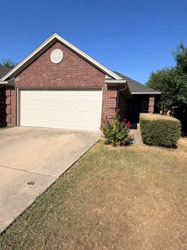 729 Stribling Circle, Azle, TX 76020
