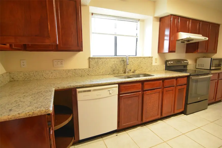 210 W Apollo Road, Garland, TX 75040 - #3