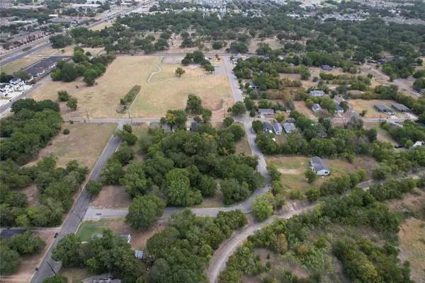 2424 S 10th Street, Waco, TX 76706