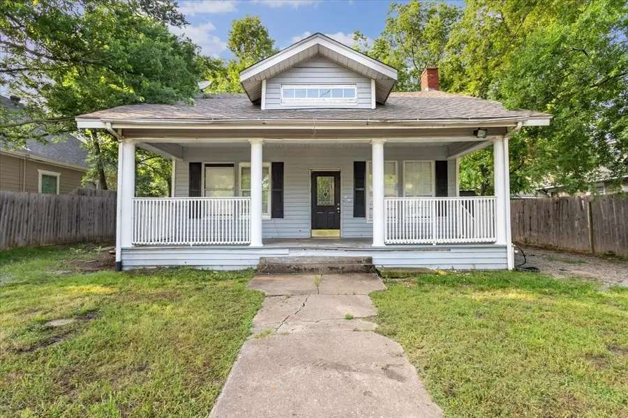 1010 E Cherry Street, Sherman, TX 75090 - #2