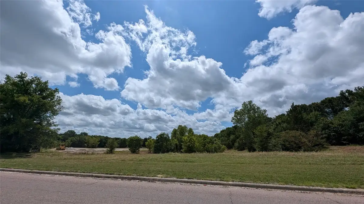 1800 W Crawford Street, Denison, TX 75020 - #1