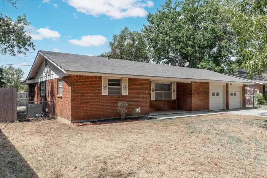 2103 16th Street, Brownwood, TX 76801 - #2