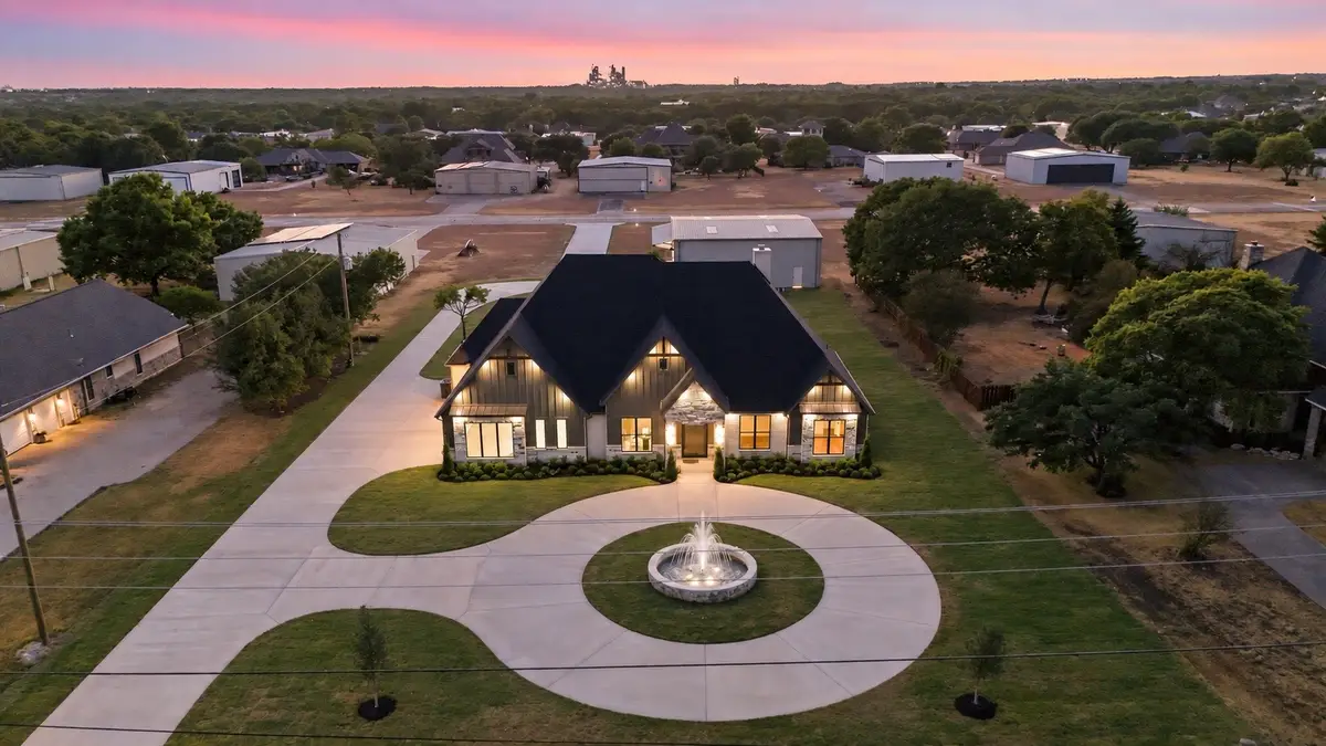 2931 N Mockingbird Lane, Midlothian, TX 76065 - #1