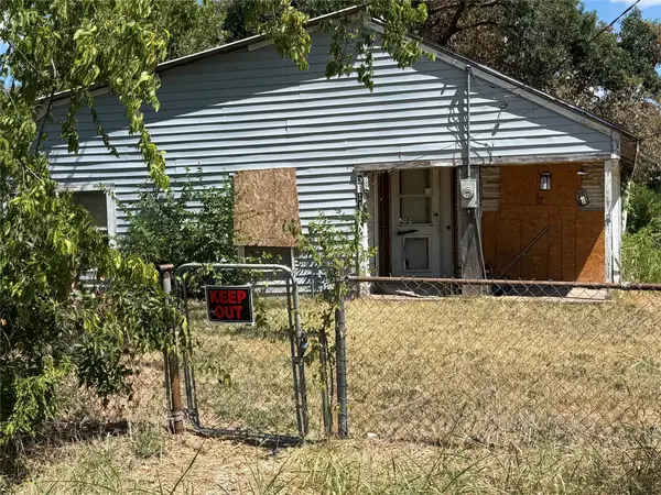 3511 College Street, Greenville, TX 75401