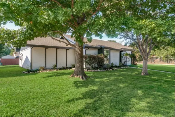 1742 Marblehead Drive, Lewisville, TX 75067