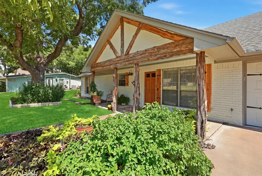 630 E Bridge Street, Granbury, TX 76048 - #3