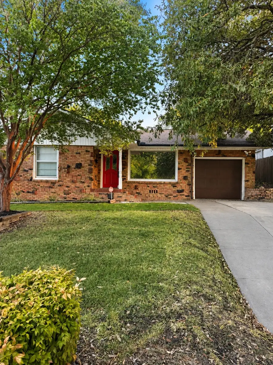 4633 Diaz Avenue, Fort Worth, TX 76107 - #2