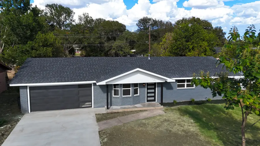 1121 Victoria Street, Bellmead, TX 76705 - #2