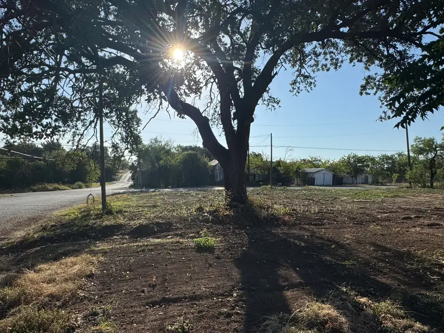 300 S Walnut, Brady, TX 76825 - #3