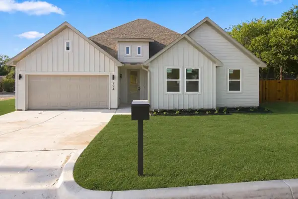 716 Dalton Street, Weatherford, TX 76086