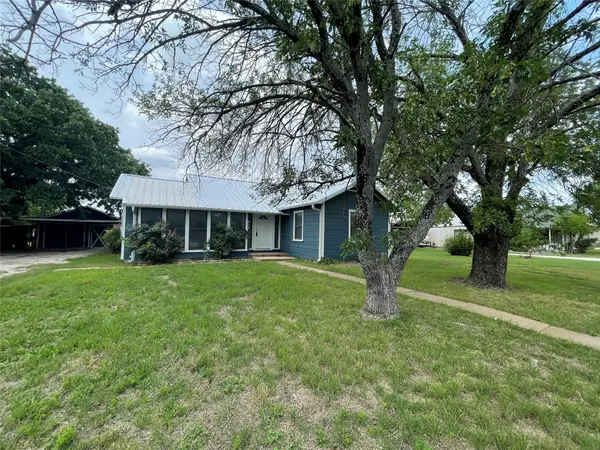 612 N Main Street, Graford, TX 76449