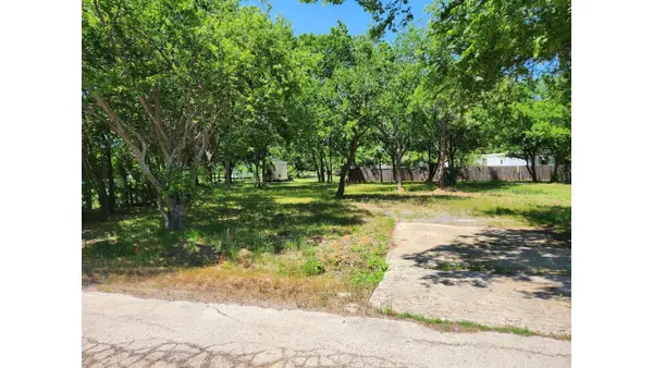 4251 Thousand Oaks Drive, Argyle, TX 76226