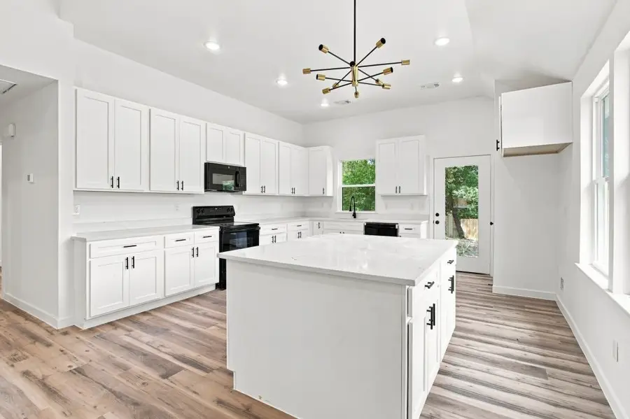 106 E Miller, Whitewright, TX 75491 - #3