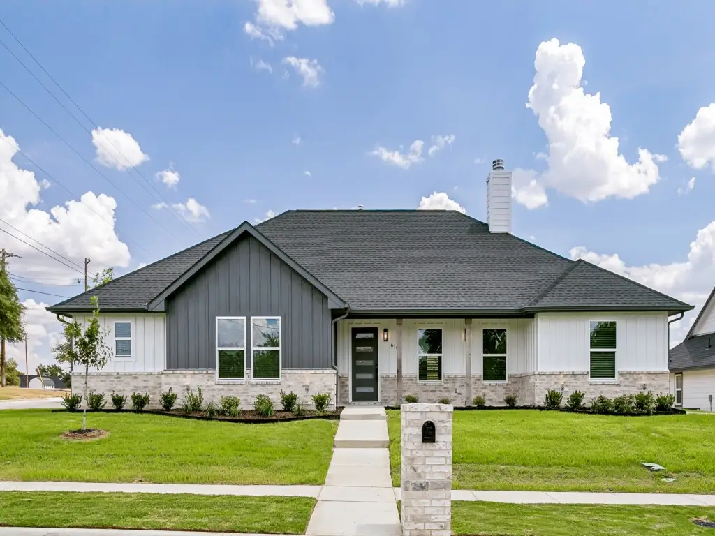 610 N Mill, Weatherford, TX 76086 - #1