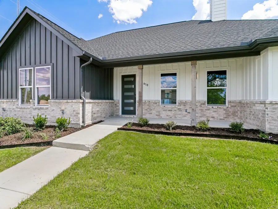 610 N Mill, Weatherford, TX 76086 - #2