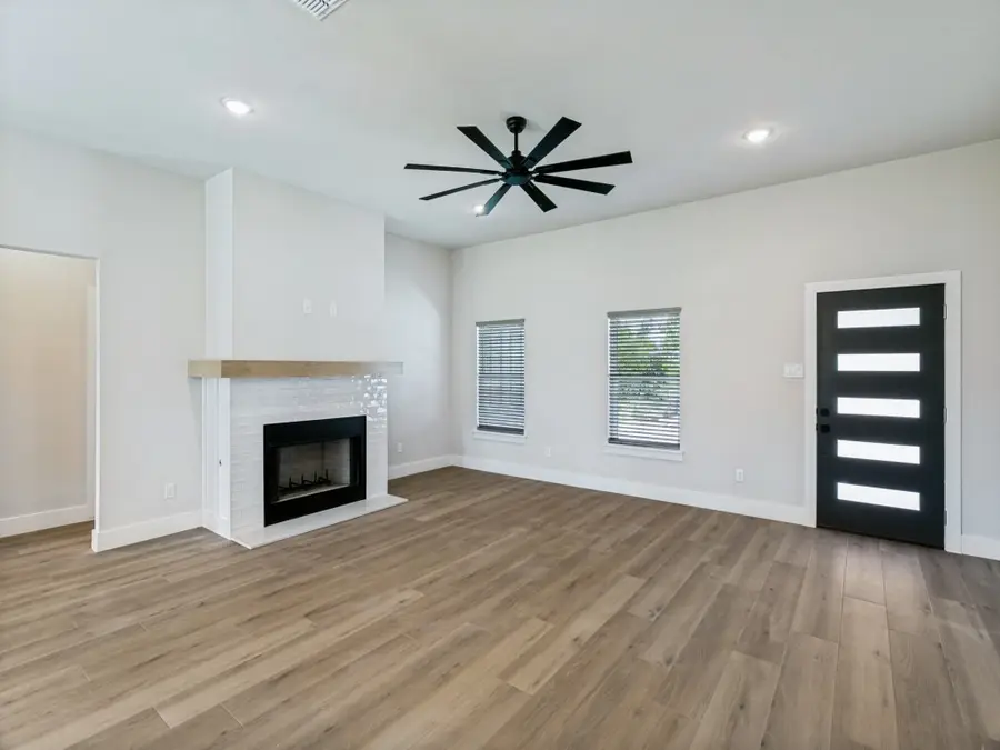 610 N Mill, Weatherford, TX 76086 - #3