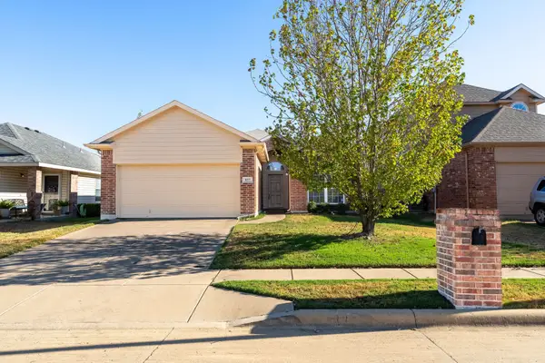 857 Rio Bravo Drive, Fort Worth, TX 76052