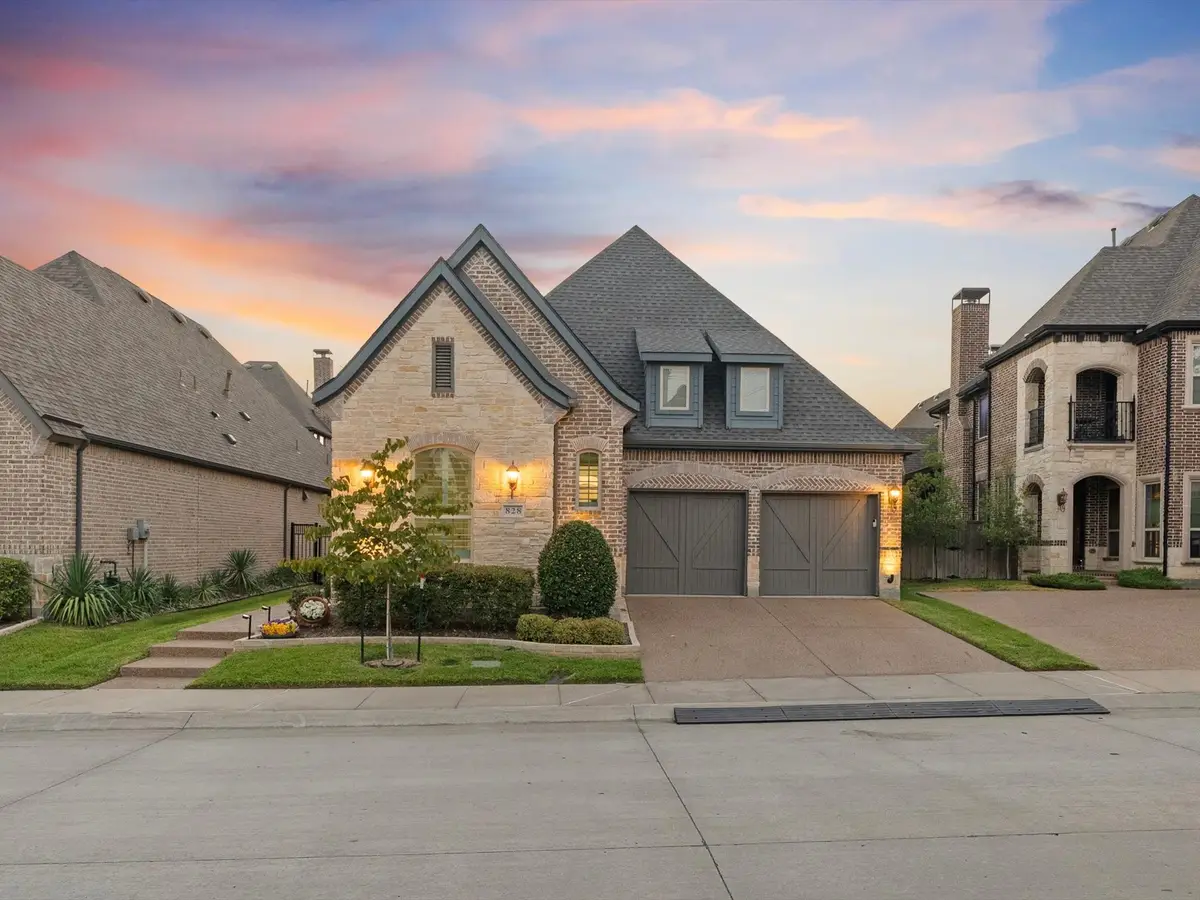 828 Royal Minister Boulevard, Lewisville, TX 75056 - #1