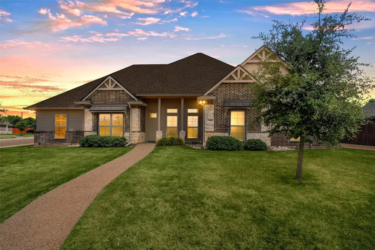 800 Gallant Fox Road, Hewitt, TX 76643 - #1