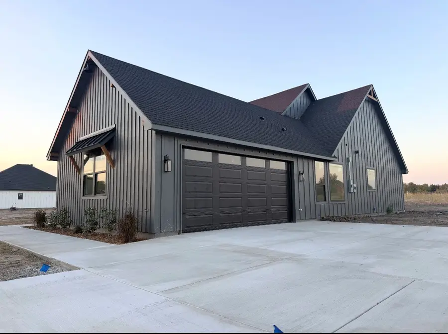 127 Skrivanek Road, Ennis, TX 75119 - #2