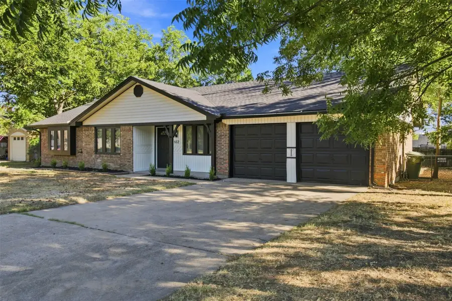 612 Simpson Terrace, Bedford, TX 76021 - #2
