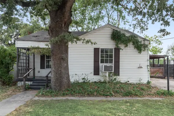 1017 Clarence Street W, Fort Worth, TX 76117
