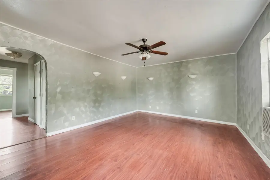 1017 Clarence Street W, Fort Worth, TX 76117 - #3