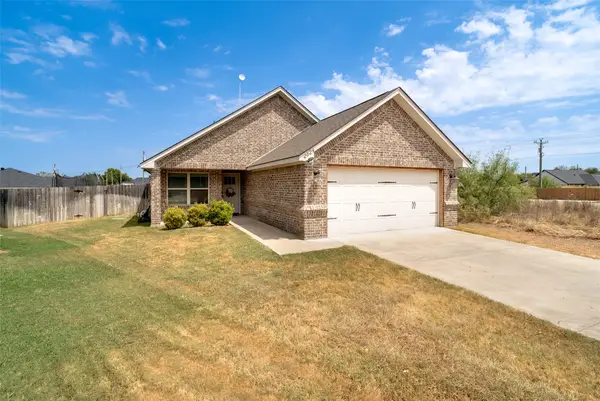 2324 Creek Drive, Granbury, TX 76048
