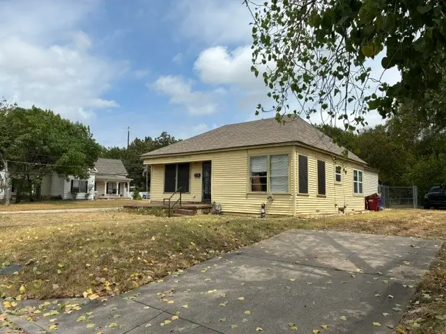 316 N Washington Street, Farmersville, TX 75442 - #2