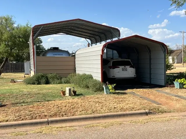 1001 N Mckinley Avenue, Rotan, TX 79546 - #1