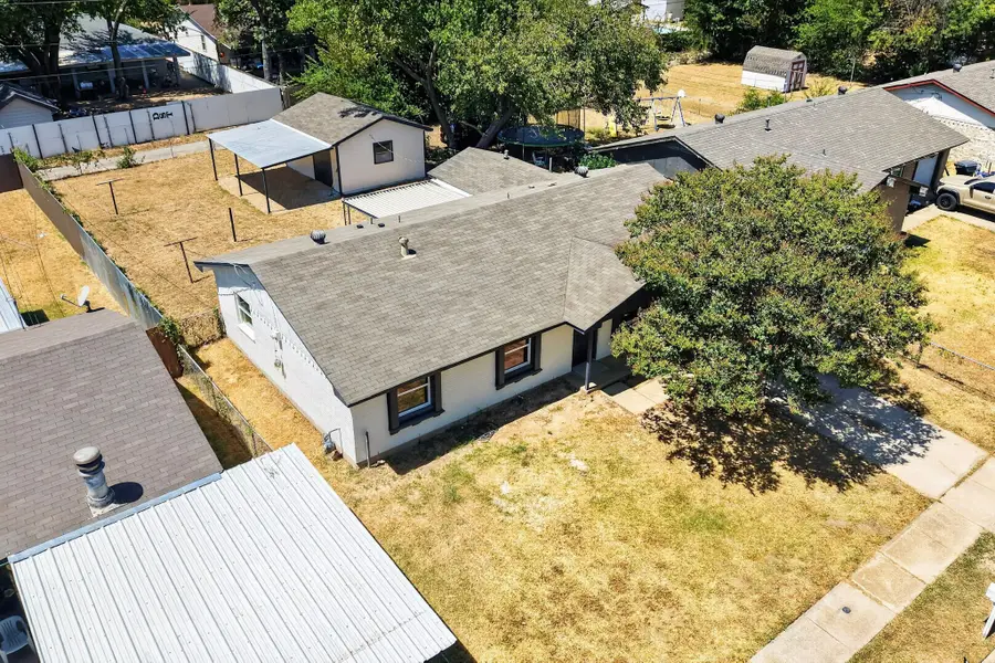 661 Edgeglen Drive, Dallas, TX 75217 - #2