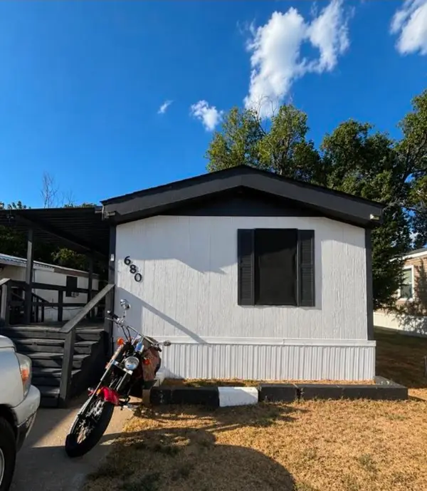 402 E Hwy 121 Trl #680, Lewisville, TX 75067