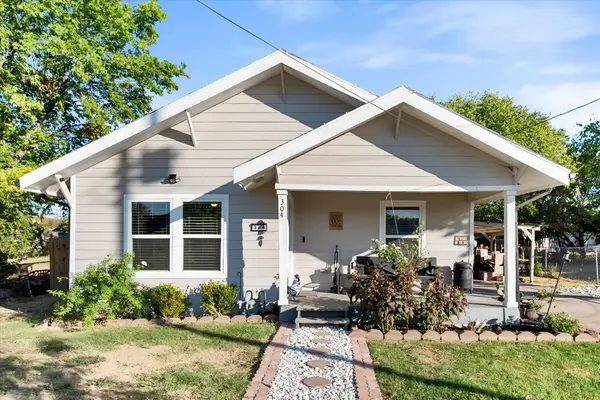 304 T A Carroll Avenue, Corsicana, TX 75110