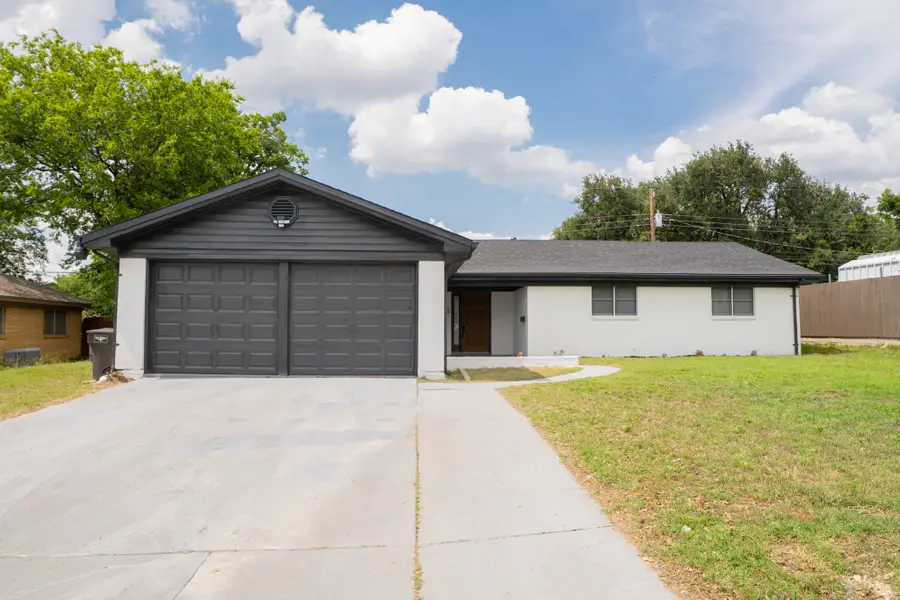 228 Hallbrook Drive, Fort Worth, TX 76134 - #2
