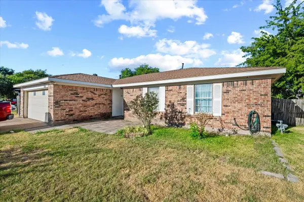 3610 Hummingbird Drive, Grand Prairie, TX 75052