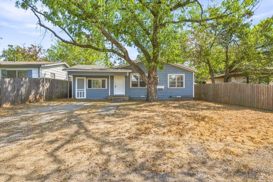 1397 N Estes Street, Stephenville, TX 76401 - #2