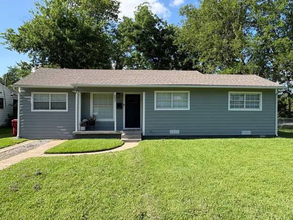 257 Graham Avenue, Bonham, TX 75418