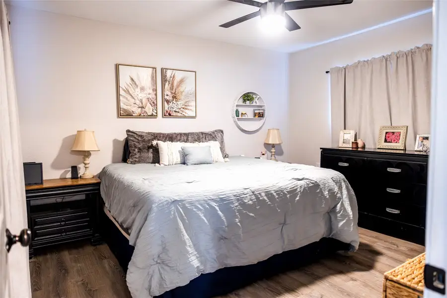 257 Graham Avenue, Bonham, TX 75418 - #2