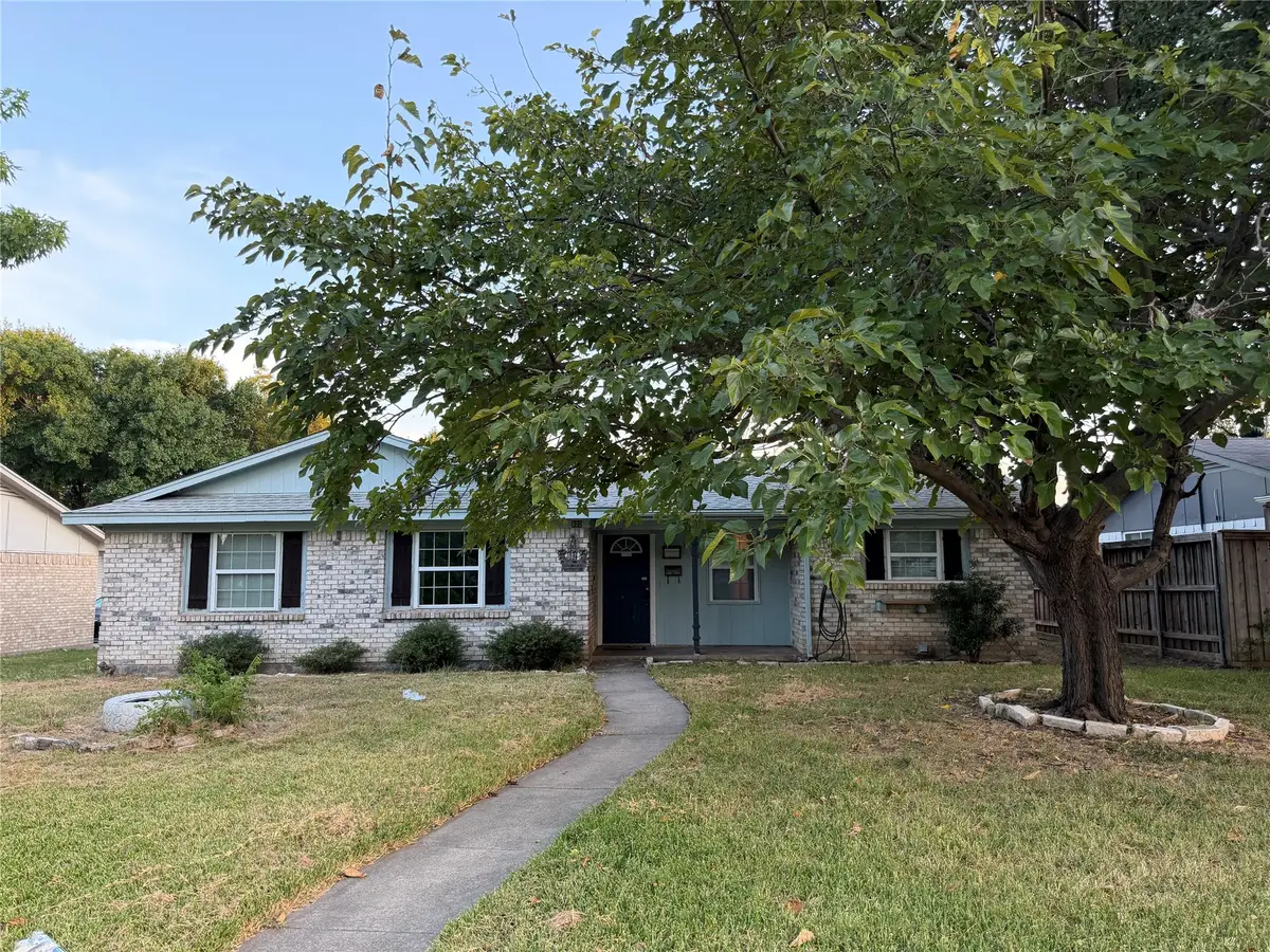 902 Milky Way, Garland, TX 75040 - #1