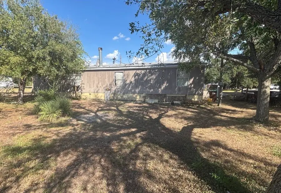 4203 County Road 382, Castroville Lacoste, TX 78253 - #2