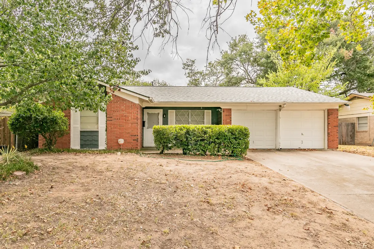 7412 Meadowcrest Drive, Fort Worth, TX 76112 - #1
