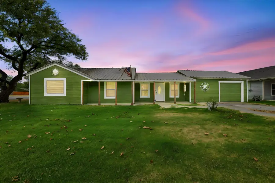 411 W 3rd Street, Maypearl, TX 76064 - #2