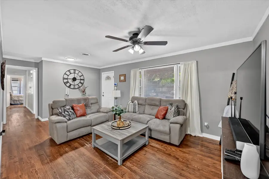 15 Page Street, Hurst, TX 76053 - #2