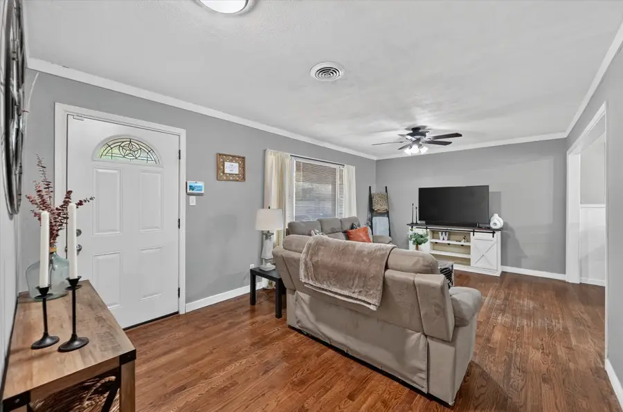 15 Page Street, Hurst, TX 76053 - #3